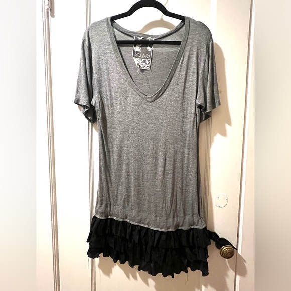 Y2K Young Fabulous & Broke Sz M Mini Dress Tunic Top Grey T-shirt Silk Ruffle - Picture 2 of 7